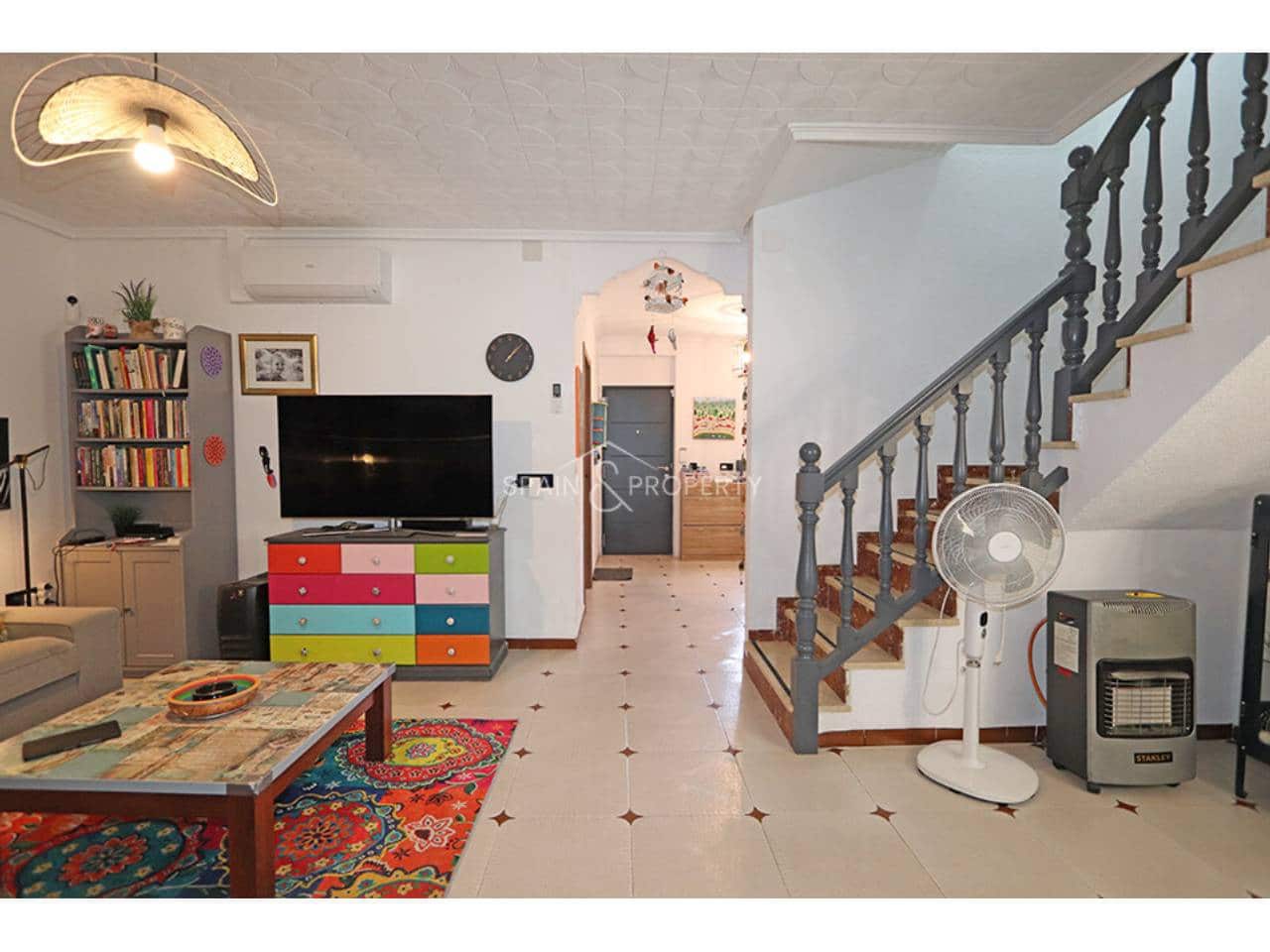 10 bedroom Townhouse for sale in Montroy - € 272,000 (Ref: 9891137)