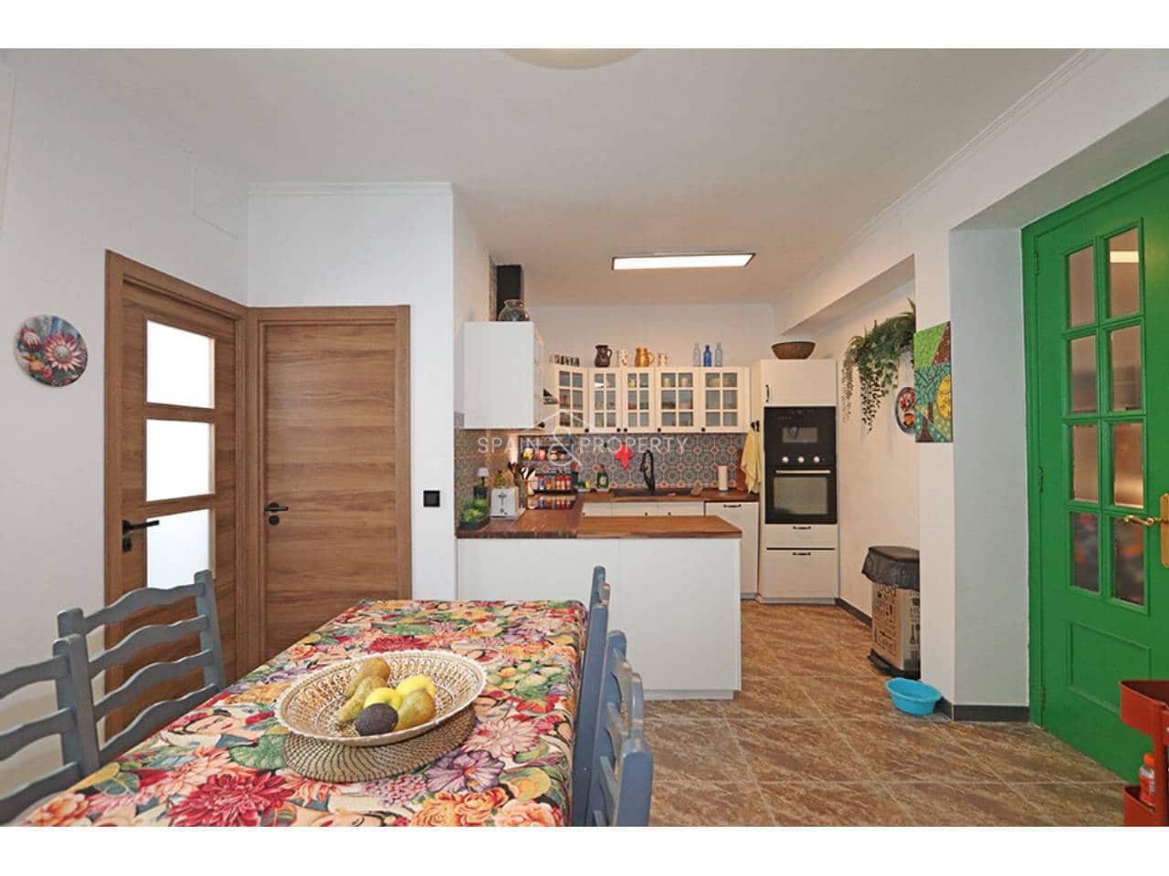 10 bedroom Townhouse for sale in Montroy - € 272,000 (Ref: 9891137)