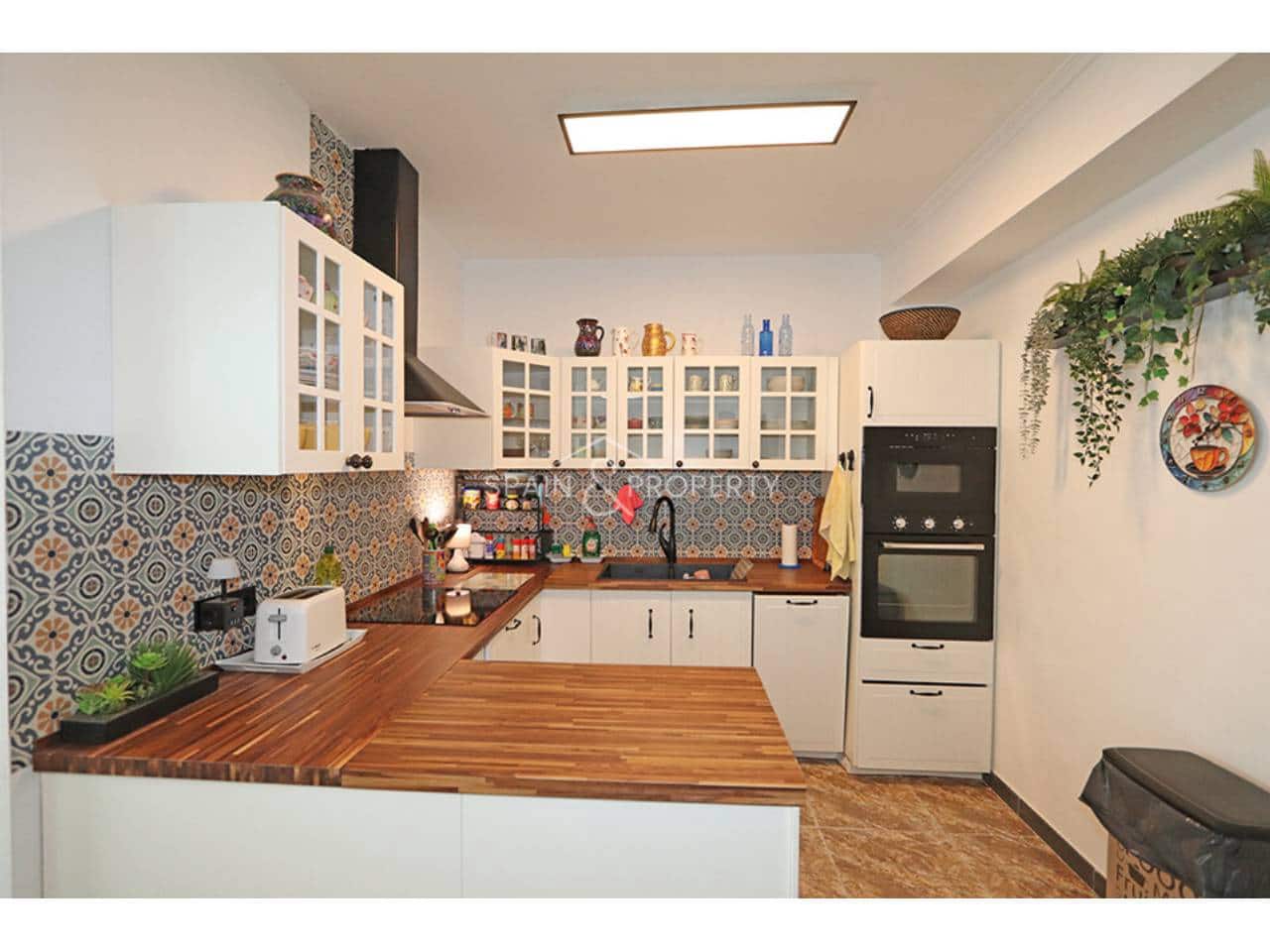 10 bedroom Townhouse for sale in Montroy - € 272,000 (Ref: 9891137)