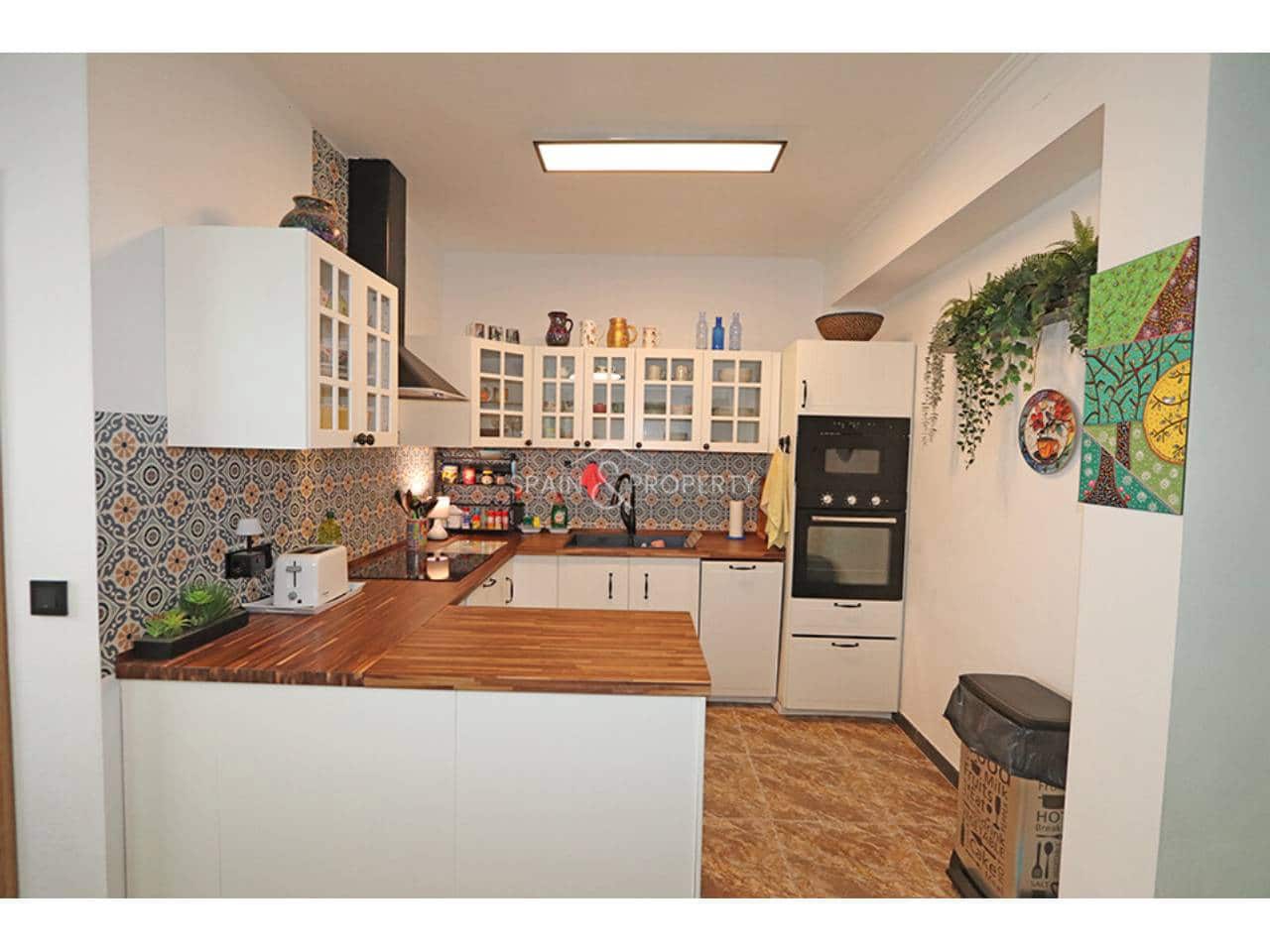 10 bedroom Townhouse for sale in Montroy - € 272,000 (Ref: 9891137)