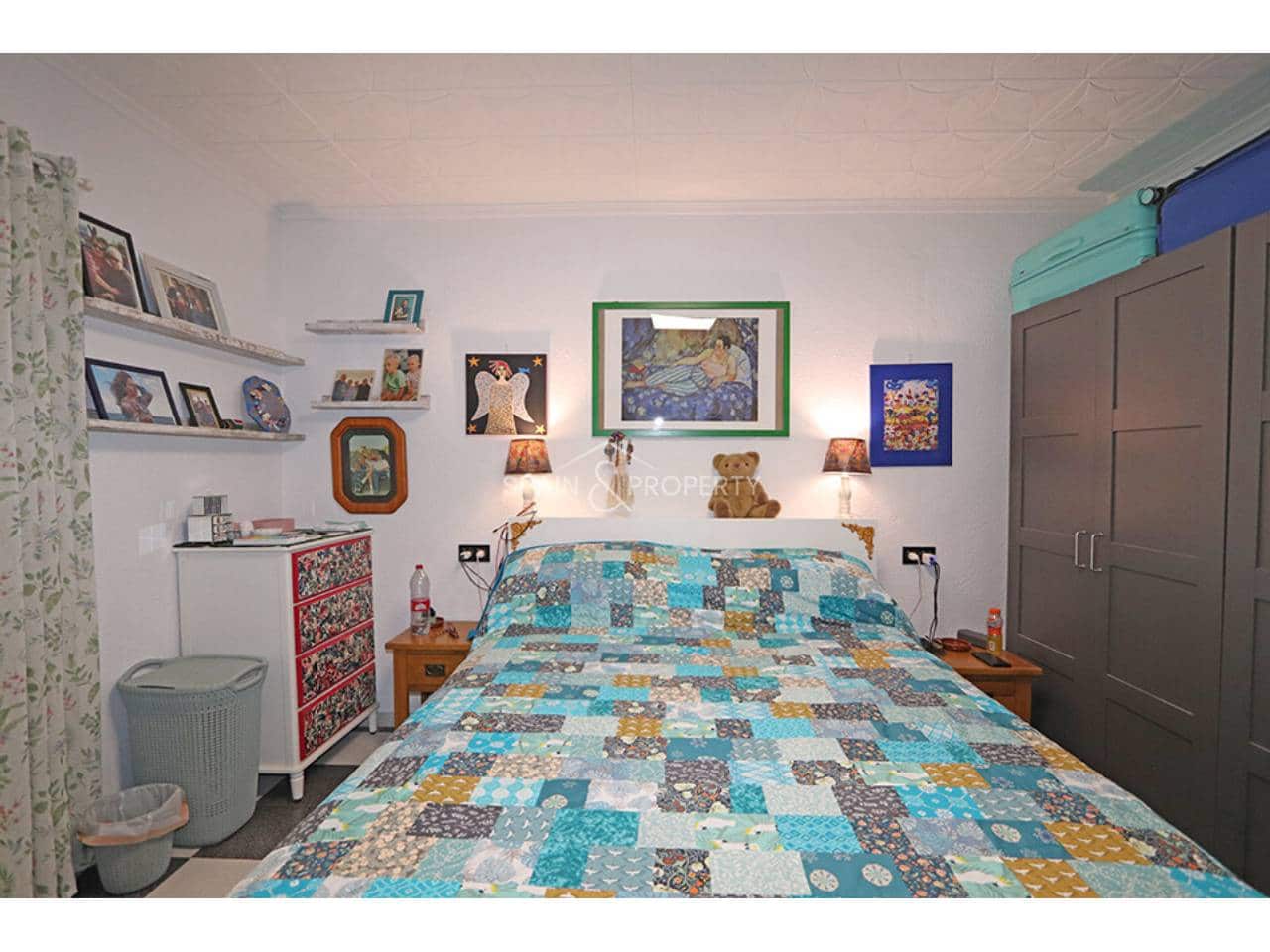 10 bedroom Townhouse for sale in Montroy - € 272,000 (Ref: 9891137)