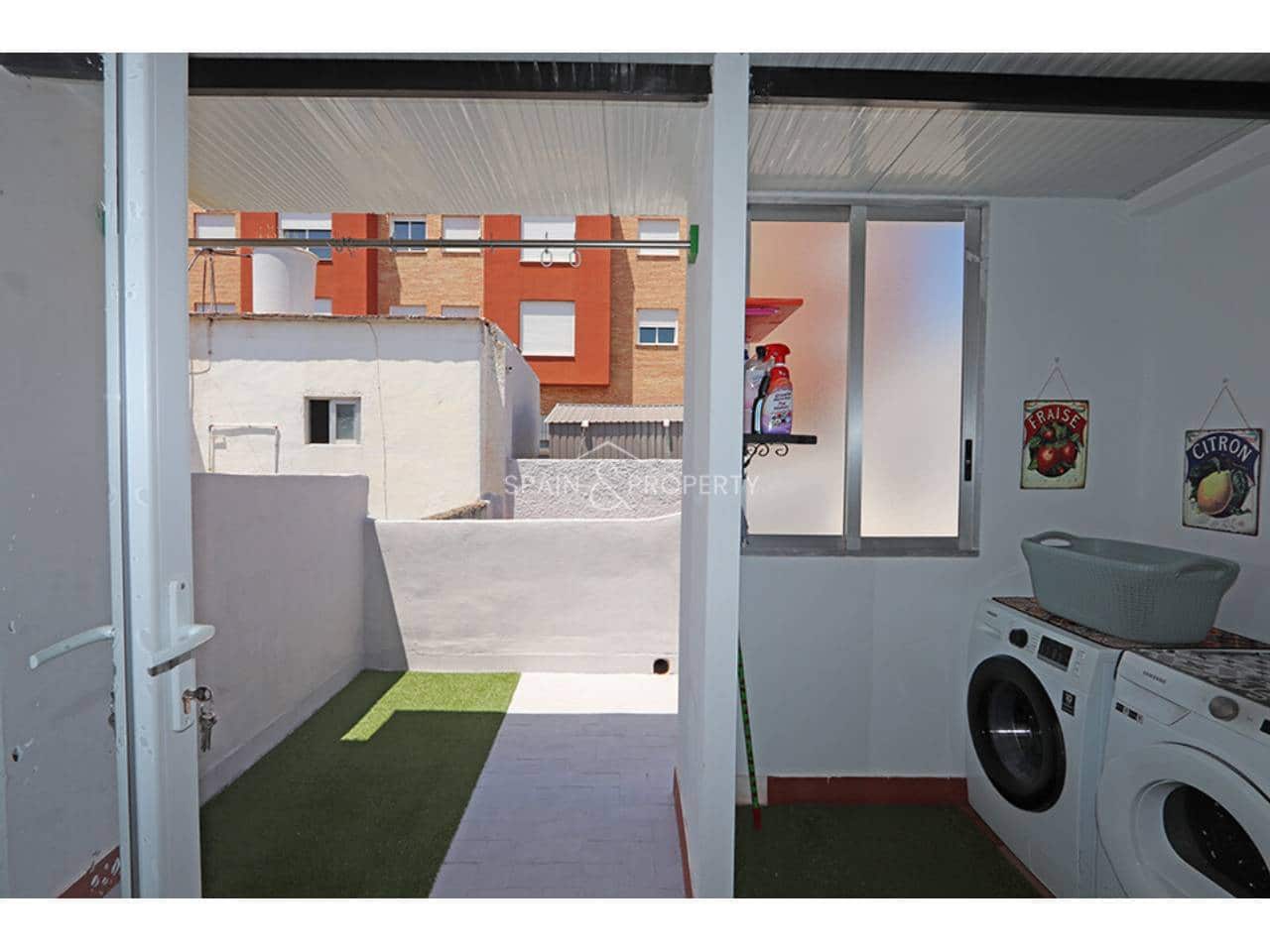 10 bedroom Townhouse for sale in Montroy - € 272,000 (Ref: 9891137)