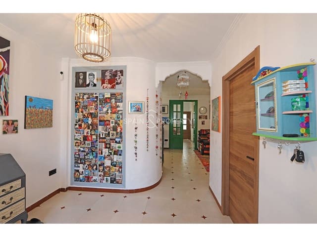 10 bedroom Townhouse for sale in Montroy - € 272,000 (Ref: 9891137)