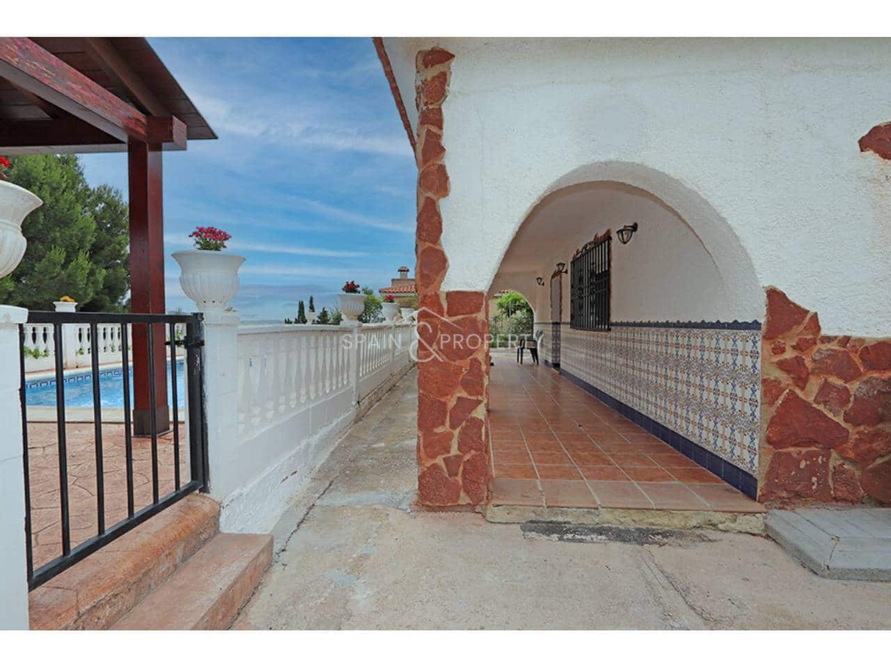 3 bedroom Villa for sale in Montroy with pool - € 249,000 (Ref: 9895659)