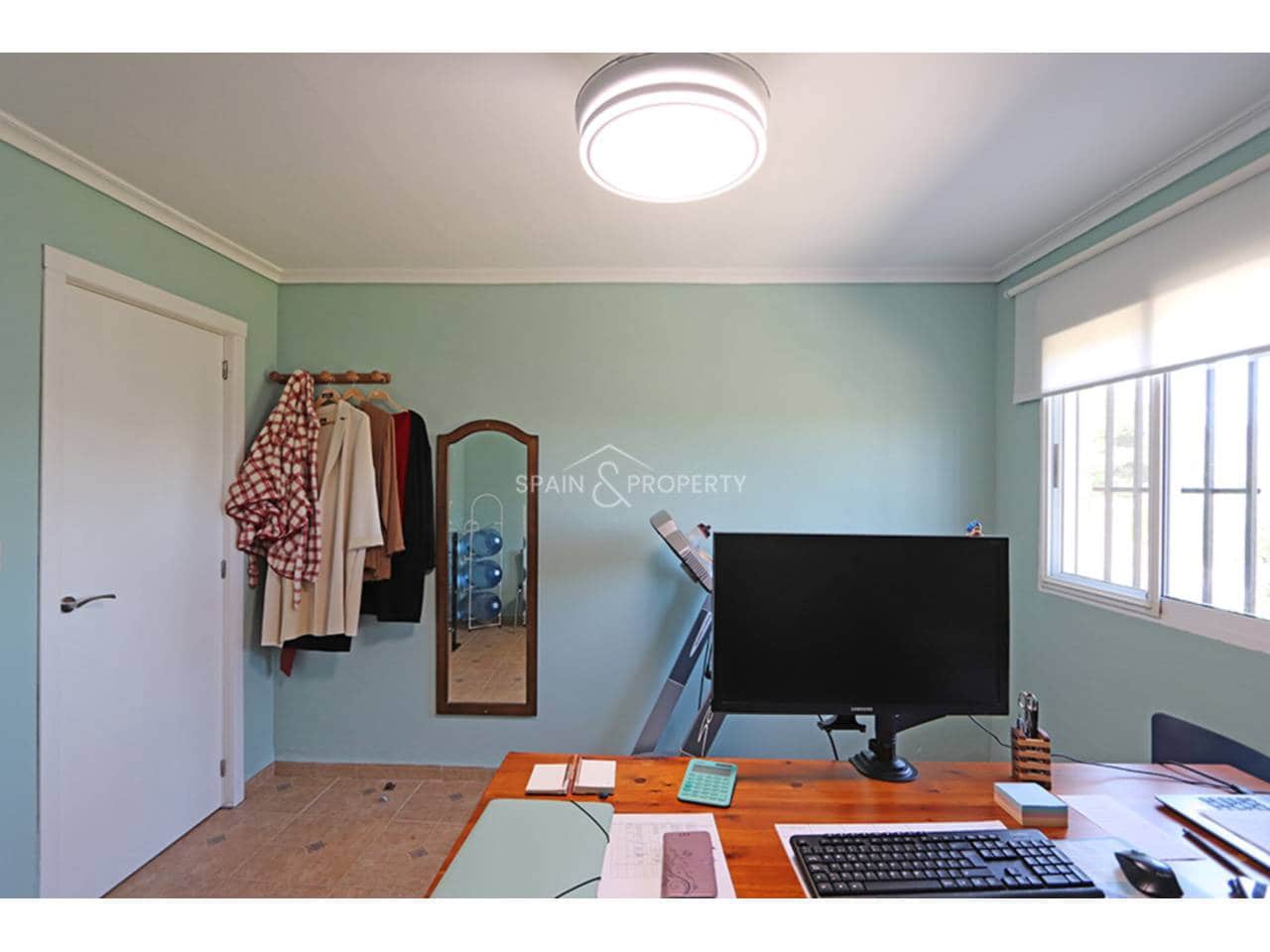 4 soveværelse Villa til salg i Montroy med swimmingpool garage - € 245.000 (Ref: 9949059)