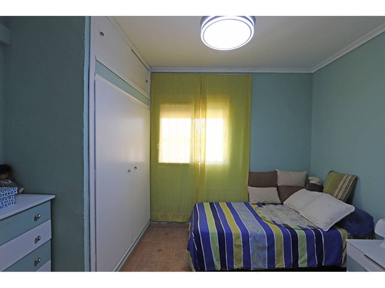 4 soveværelse Villa til salg i Montroy med swimmingpool garage - € 245.000 (Ref: 9949059)