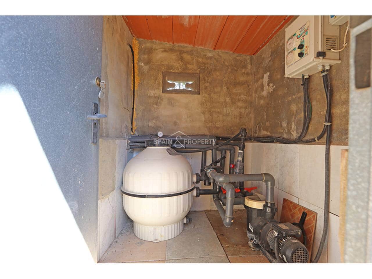 4 soveværelse Villa til salg i Montroy med swimmingpool garage - € 245.000 (Ref: 9949059)
