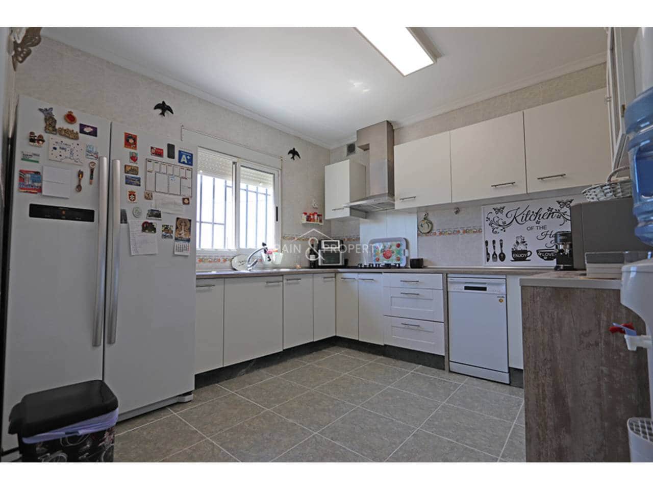 4 soveværelse Villa til salg i Montroy med swimmingpool garage - € 245.000 (Ref: 9949059)