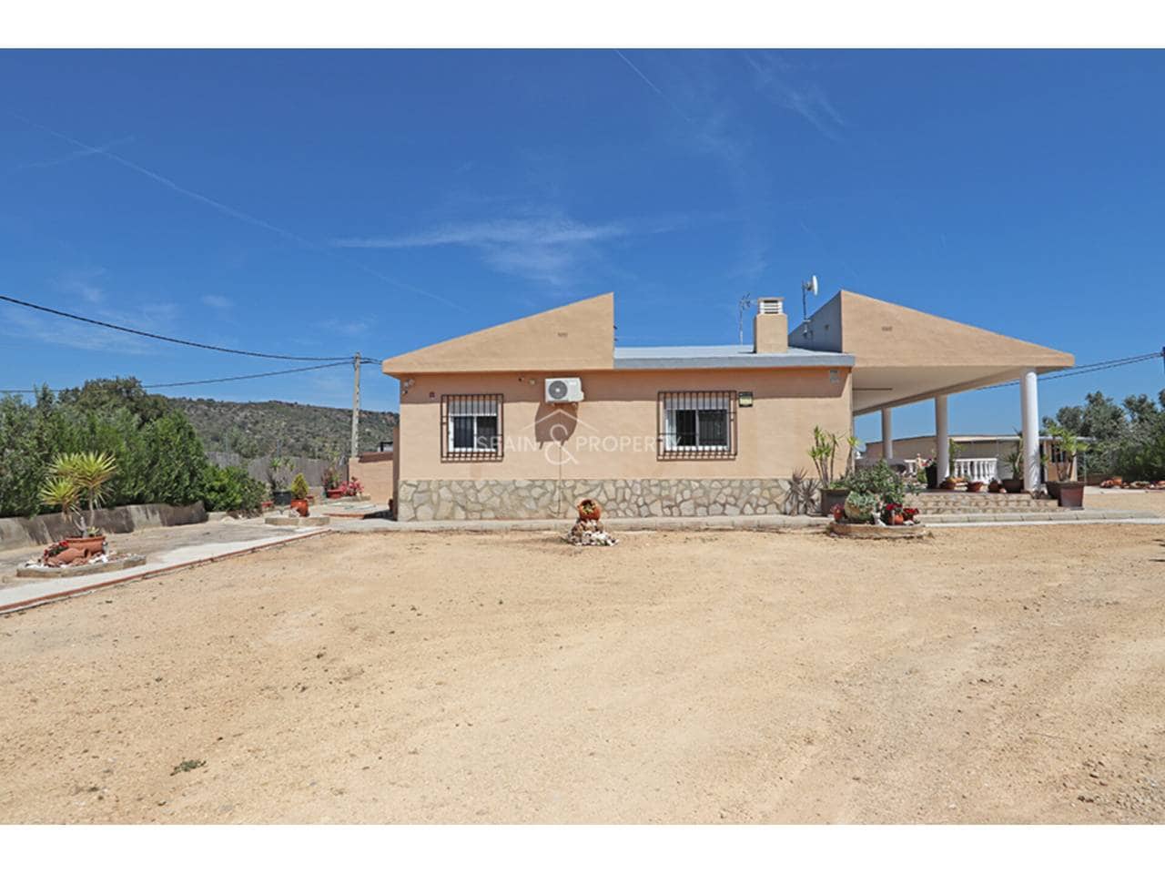4 soveværelse Villa til salg i Montroy med swimmingpool garage - € 245.000 (Ref: 9949059)