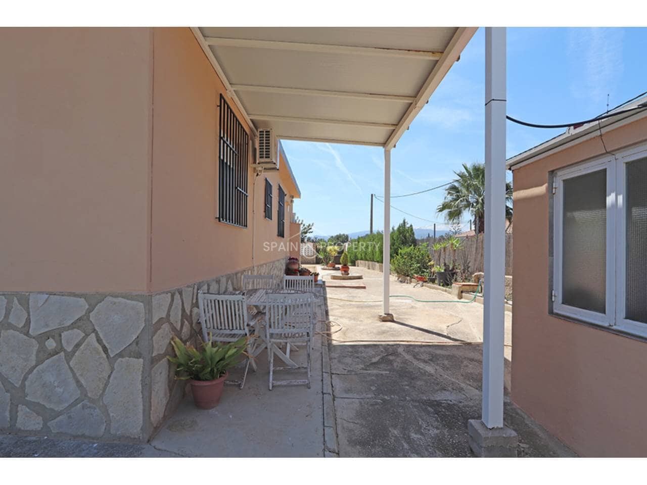 4 soveværelse Villa til salg i Montroy med swimmingpool garage - € 245.000 (Ref: 9949059)