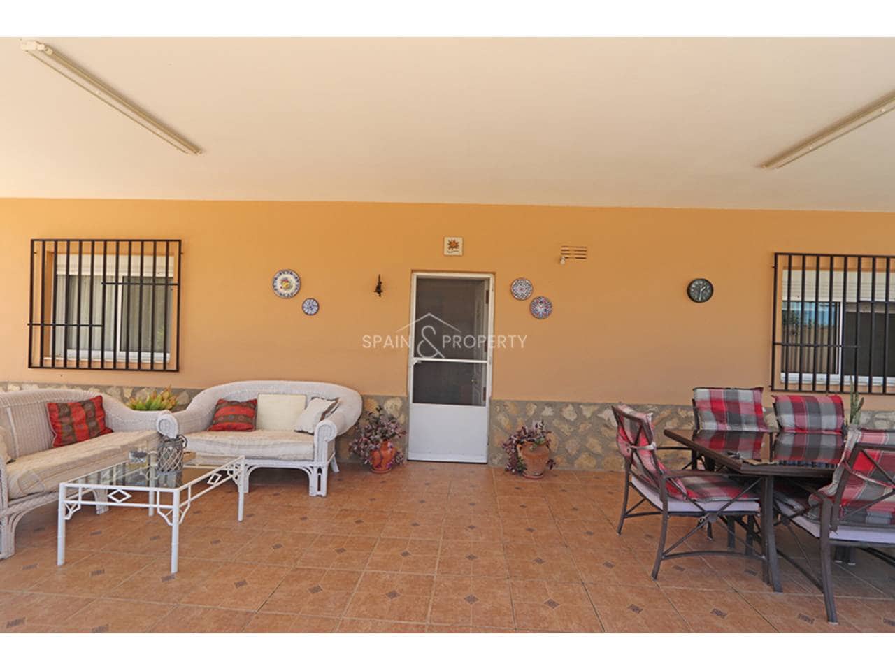 4 soveværelse Villa til salg i Montroy med swimmingpool garage - € 245.000 (Ref: 9949059)