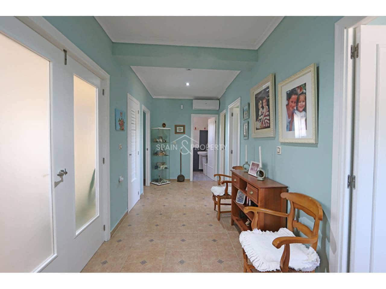 4 soveværelse Villa til salg i Montroy med swimmingpool garage - € 245.000 (Ref: 9949059)