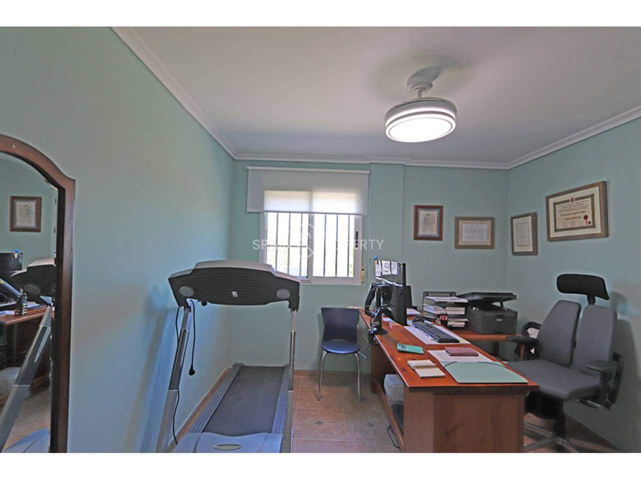 4 soveværelse Villa til salg i Montroy med swimmingpool garage - € 245.000 (Ref: 9949059)