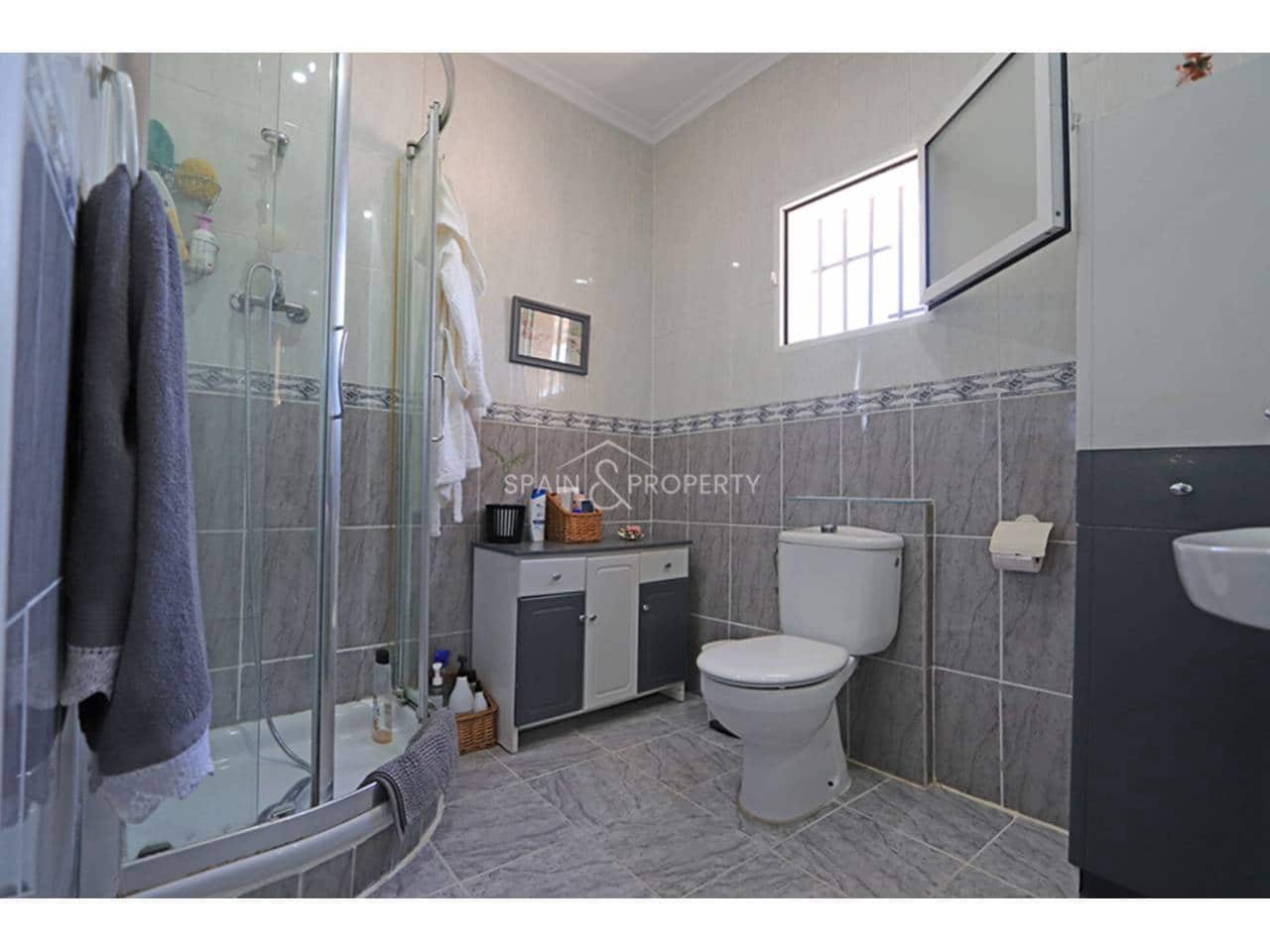 4 soveværelse Villa til salg i Montroy med swimmingpool garage - € 245.000 (Ref: 9949059)