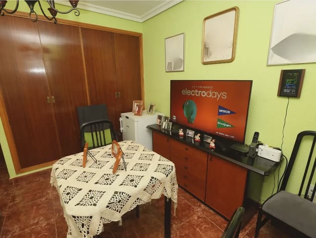 Piso de 4 habitaciones en Cruz Roja, Capuchinos, Sevilla ciudad en venta - 338.001 € (Ref: 10002386)