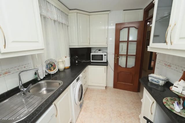 Piso de 4 habitaciones en Cruz Roja, Capuchinos, Sevilla ciudad en venta - 338.001 € (Ref: 10002386)