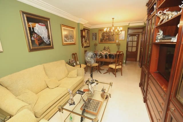 Piso de 4 habitaciones en Cruz Roja, Capuchinos, Sevilla ciudad en venta - 338.001 € (Ref: 10002386)