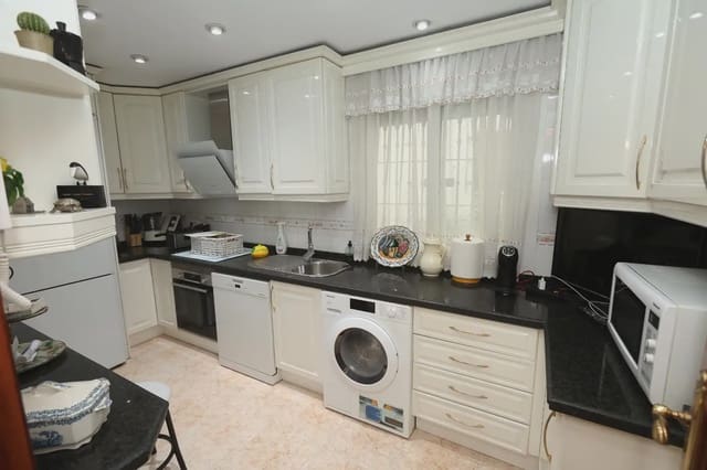 Piso de 4 habitaciones en Cruz Roja, Capuchinos, Sevilla ciudad en venta - 338.001 € (Ref: 10002386)