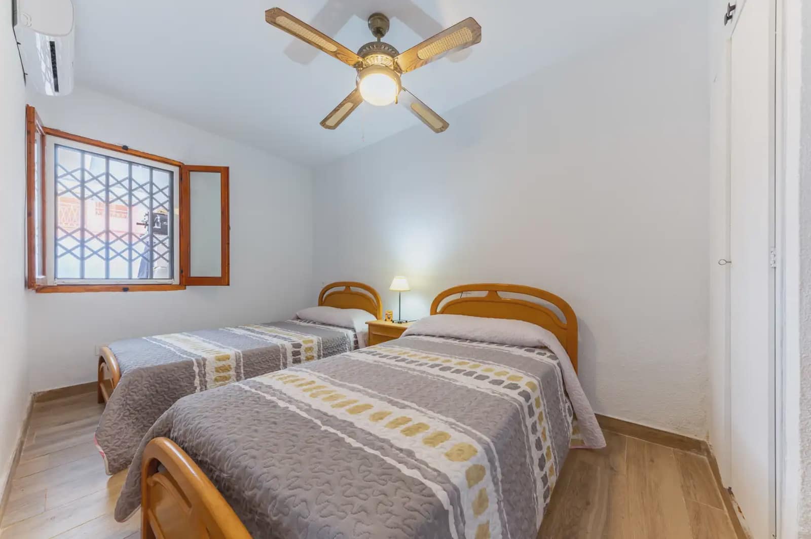 4 bedroom Townhouse for sale in Puerto de Mazarron with garage - € 218,000 (Ref: 10021420)