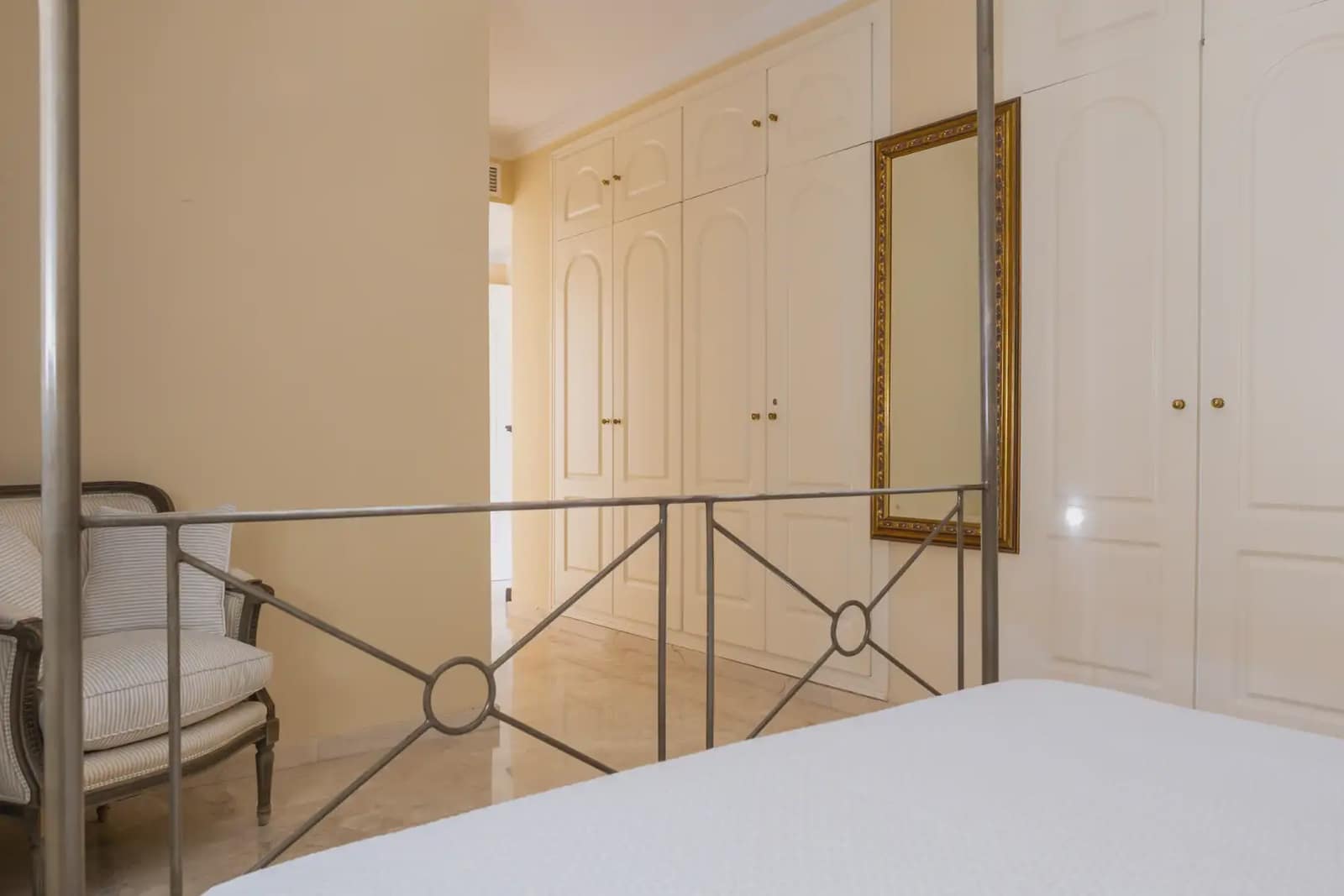 2 bedroom Flat for sale in Marbella with pool garage - € 442,808 (Ref: 10023025)