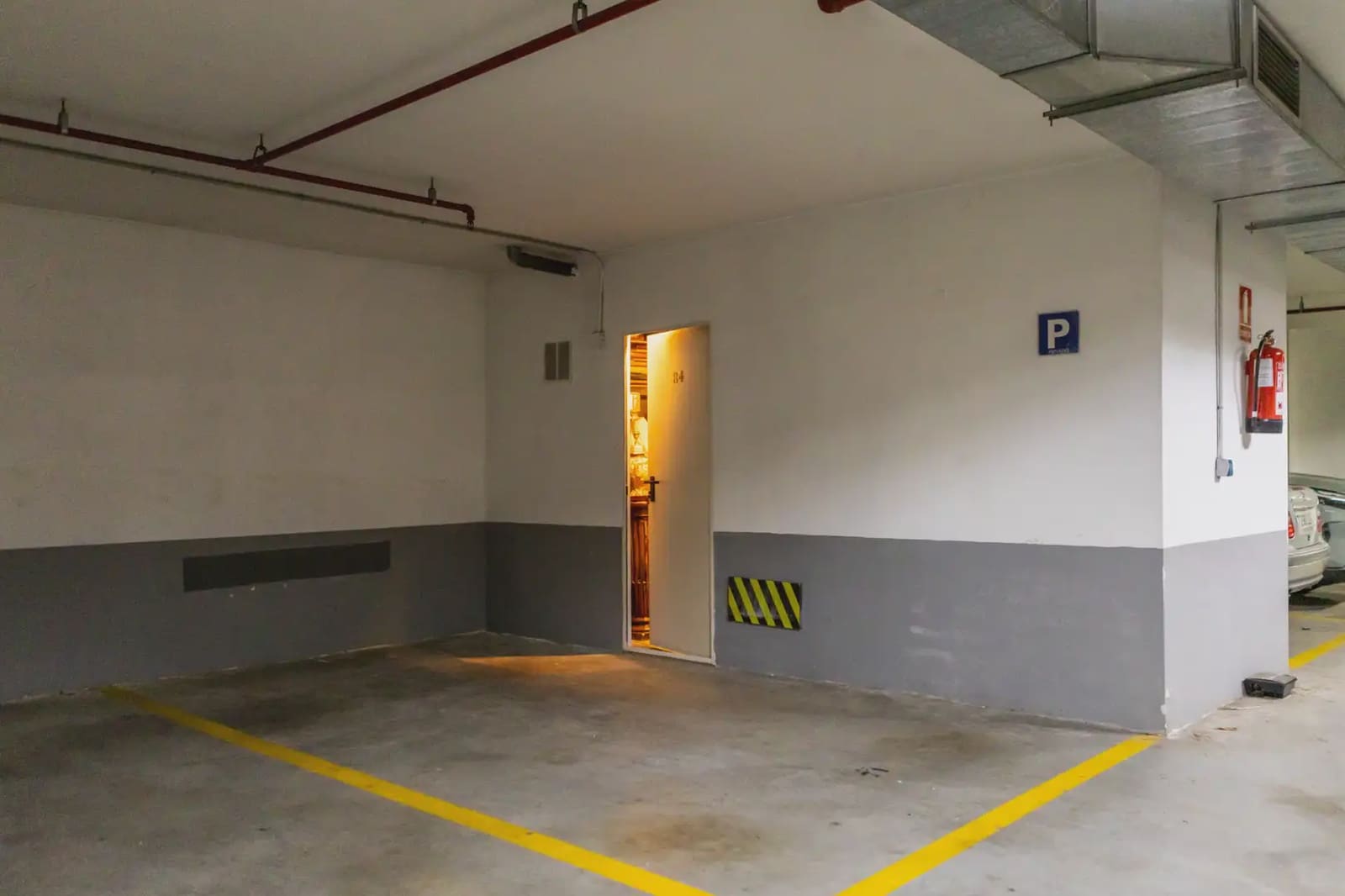 2 bedroom Flat for sale in Marbella with pool garage - € 442,808 (Ref: 10023025)