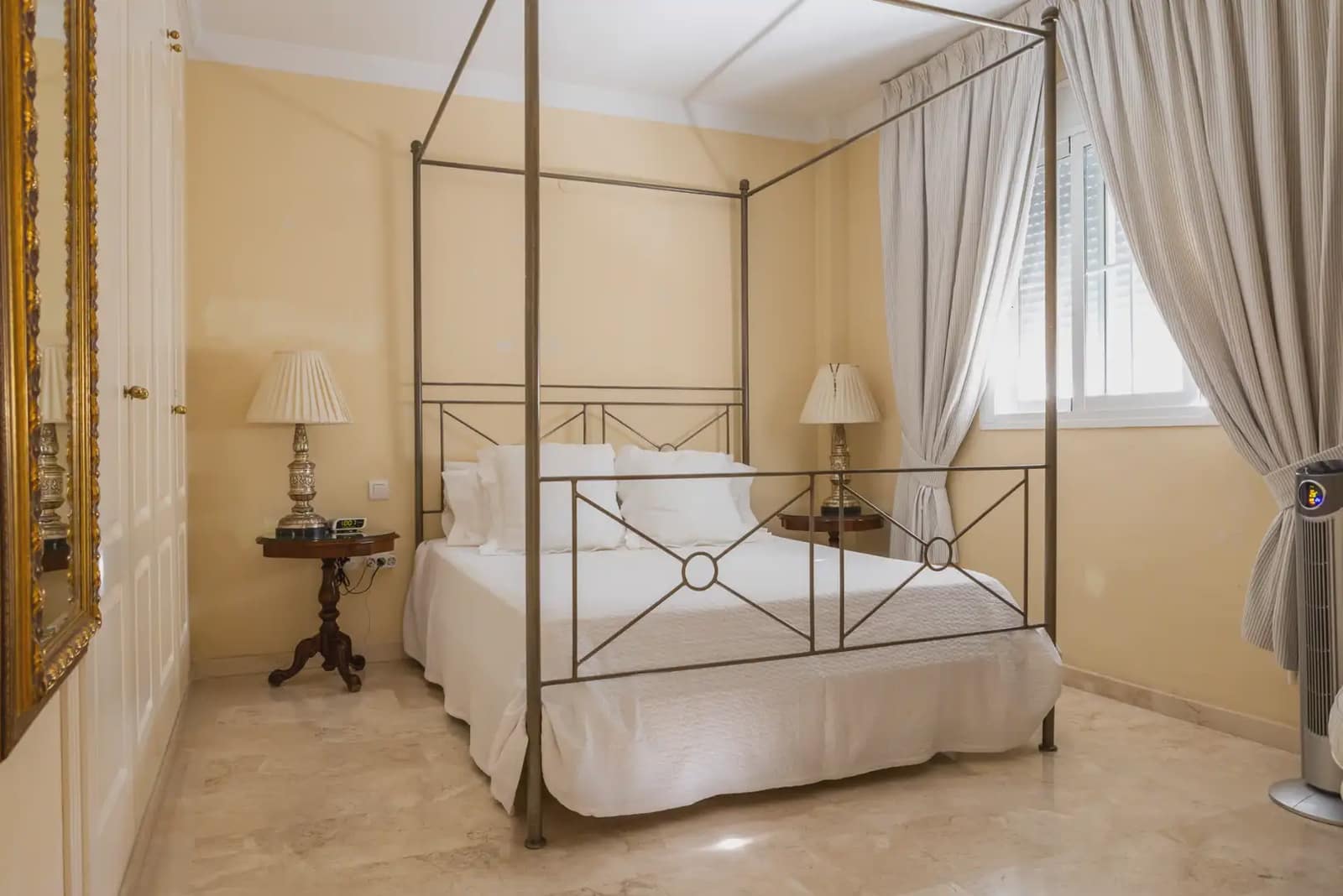 2 bedroom Flat for sale in Marbella with pool garage - € 442,808 (Ref: 10023025)