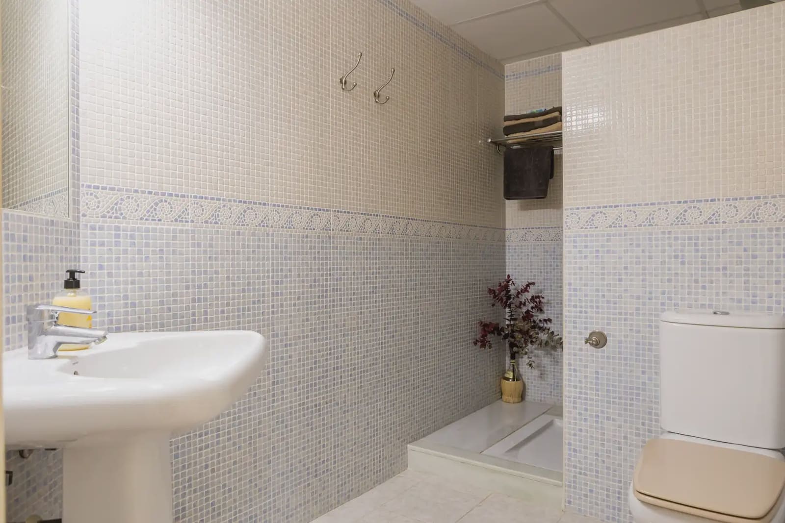 2 bedroom Flat for sale in Marbella with pool garage - € 442,808 (Ref: 10023025)