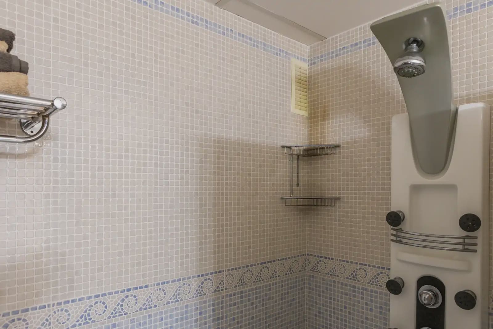 2 bedroom Flat for sale in Marbella with pool garage - € 442,808 (Ref: 10023025)