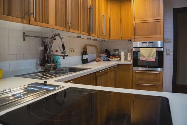 4 sovrum Lägenhet till salu i Huelva stad - 255 000 € (Ref: 10023261)