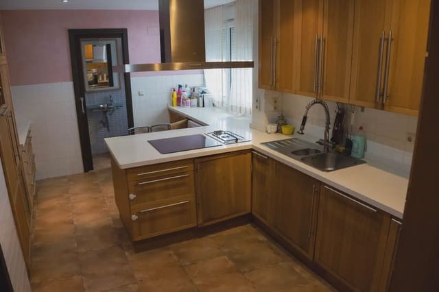 4 sovrum Lägenhet till salu i Huelva stad - 255 000 € (Ref: 10023261)