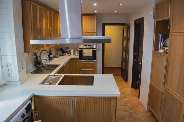 4 sovrum Lägenhet till salu i Huelva stad - 255 000 € (Ref: 10023261)