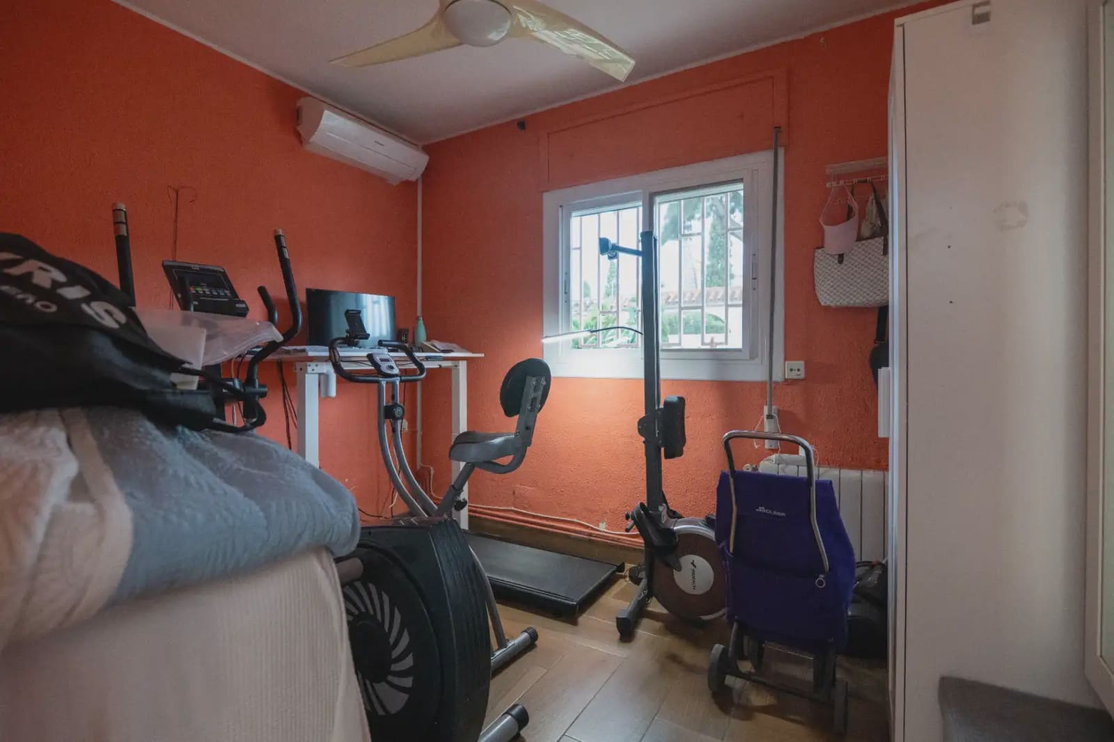 3 makuuhuone Huvila myytävänä paikassa L'Eliana mukana uima-altaan 
autotalli - 335 336 € (Ref: 10031048)