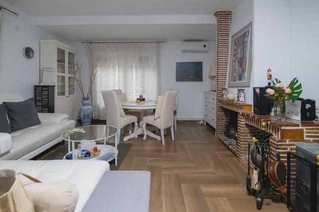 3 makuuhuone Huvila myytävänä paikassa L'Eliana mukana uima-altaan 
autotalli - 335 336 € (Ref: 10031048)