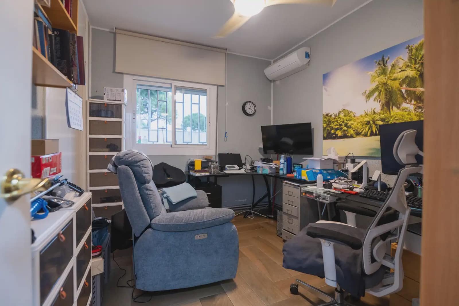 3 makuuhuone Huvila myytävänä paikassa L'Eliana mukana uima-altaan 
autotalli - 335 336 € (Ref: 10031048)