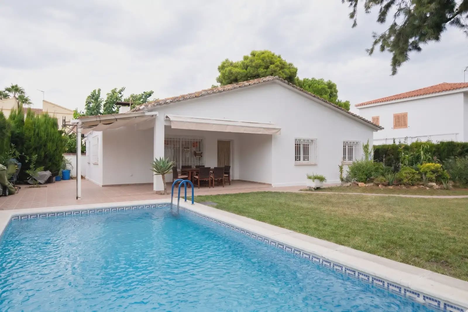 3 bedroom Villa for sale in L'Eliana with pool garage - € 335,336 (Ref: 10031048)