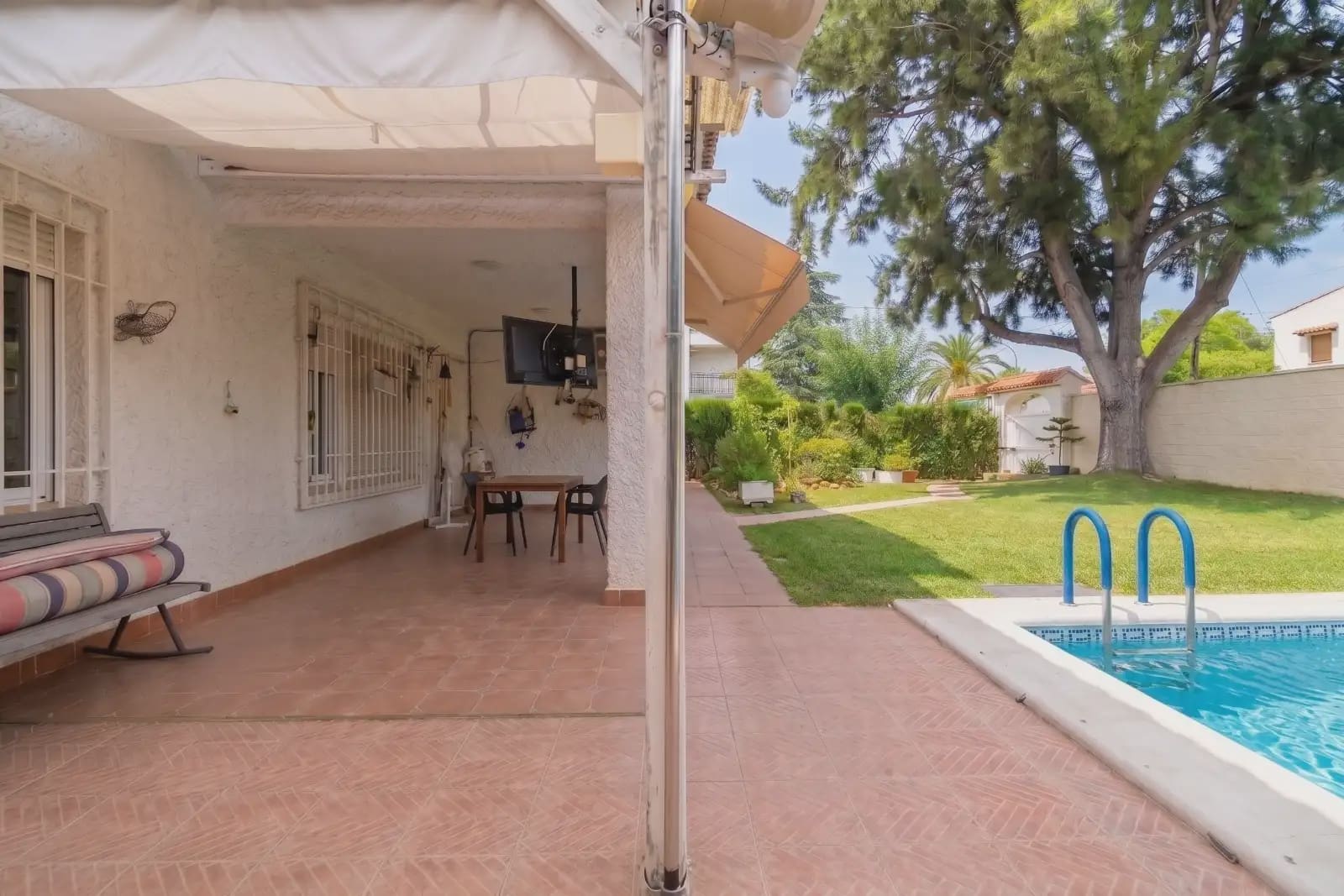 3 bedroom Villa for sale in L'Eliana with pool garage - € 335,336 (Ref: 10031048)