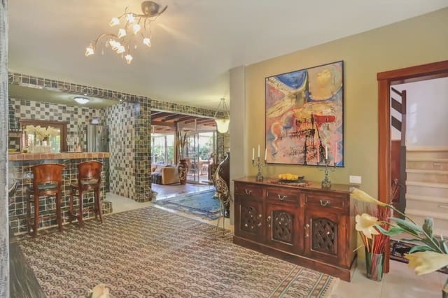 5 chambre Maison de Ville à vendre à Parque Holandés, La Oliva avec piscine garage - 405 080 € (Ref: 10041766)