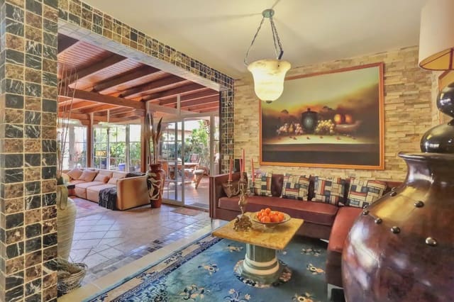 5 chambre Maison de Ville à vendre à Parque Holandés, La Oliva avec piscine garage - 405 080 € (Ref: 10041766)