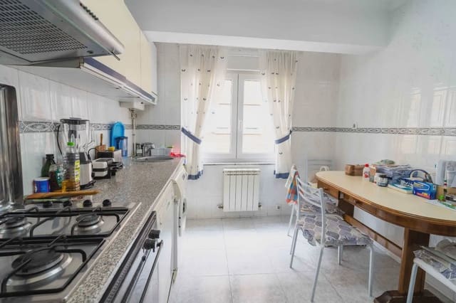 Piso de 3 habitaciones en Langreo en venta - 54.456 € (Ref: 10041914)