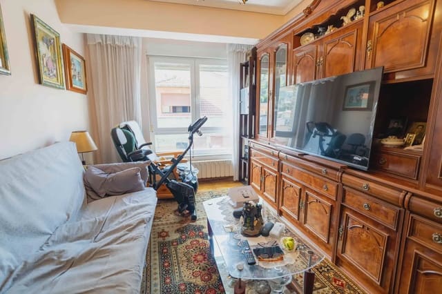 Piso de 3 habitaciones en Langreo en venta - 54.456 € (Ref: 10041914)
