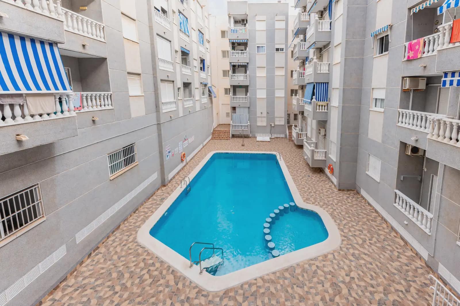 1 soveværelse Lejlighed til salg i Guardamar del Segura med swimmingpool - € 69.449 (Ref: 10042160)