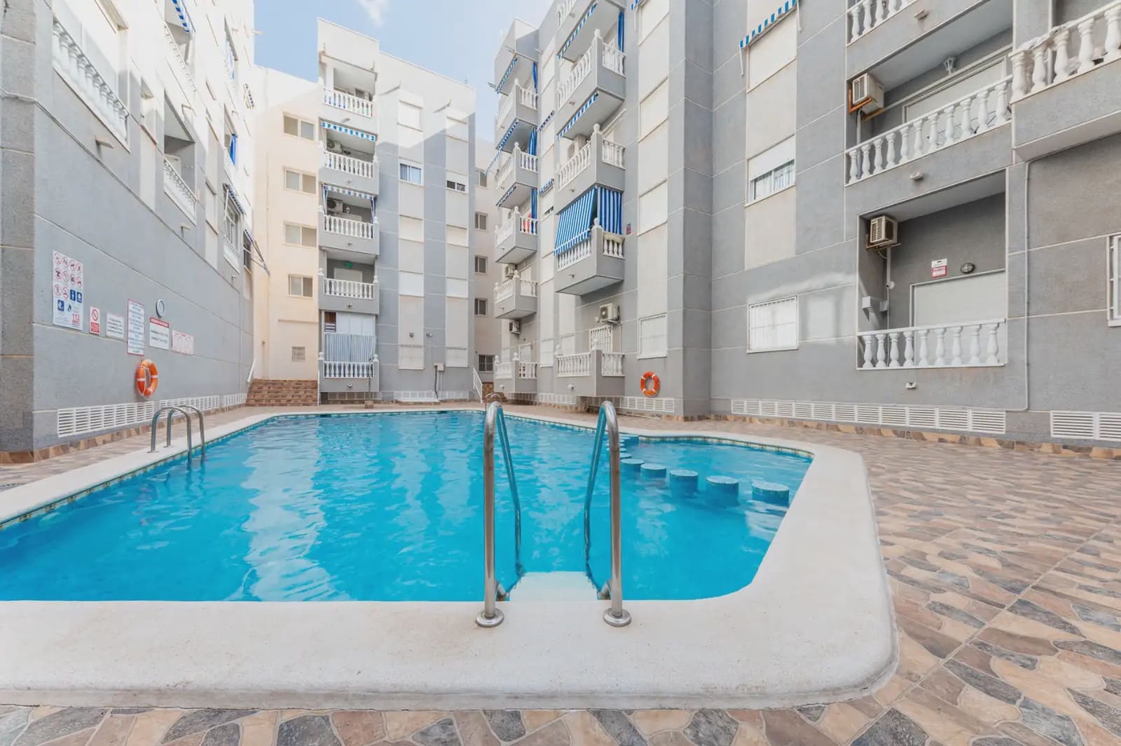 1 soveværelse Lejlighed til salg i Guardamar del Segura med swimmingpool - € 69.449 (Ref: 10042160)