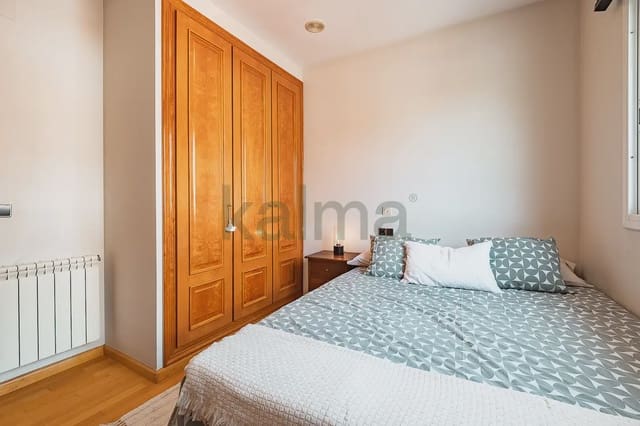 5 slaapkamer Rijtjeshuis te koop in Malgrat de Mar met garage - € 350.000 (Ref: 10045310)