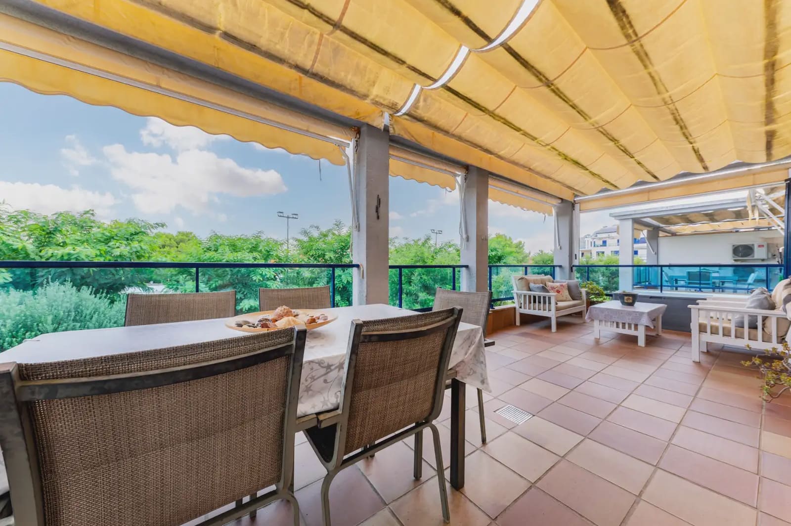 2 sypialnia Mieszkanie na sprzedaż w Denia z basenem garażem - 240 000 € (Ref: 10045665)
