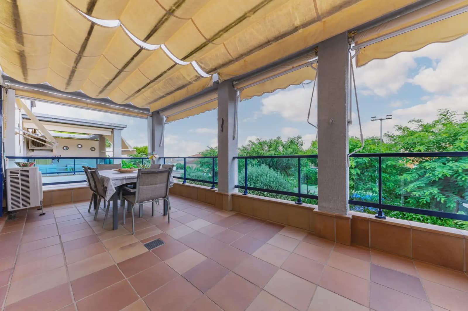2 sypialnia Mieszkanie na sprzedaż w Denia z basenem garażem - 240 000 € (Ref: 10045665)