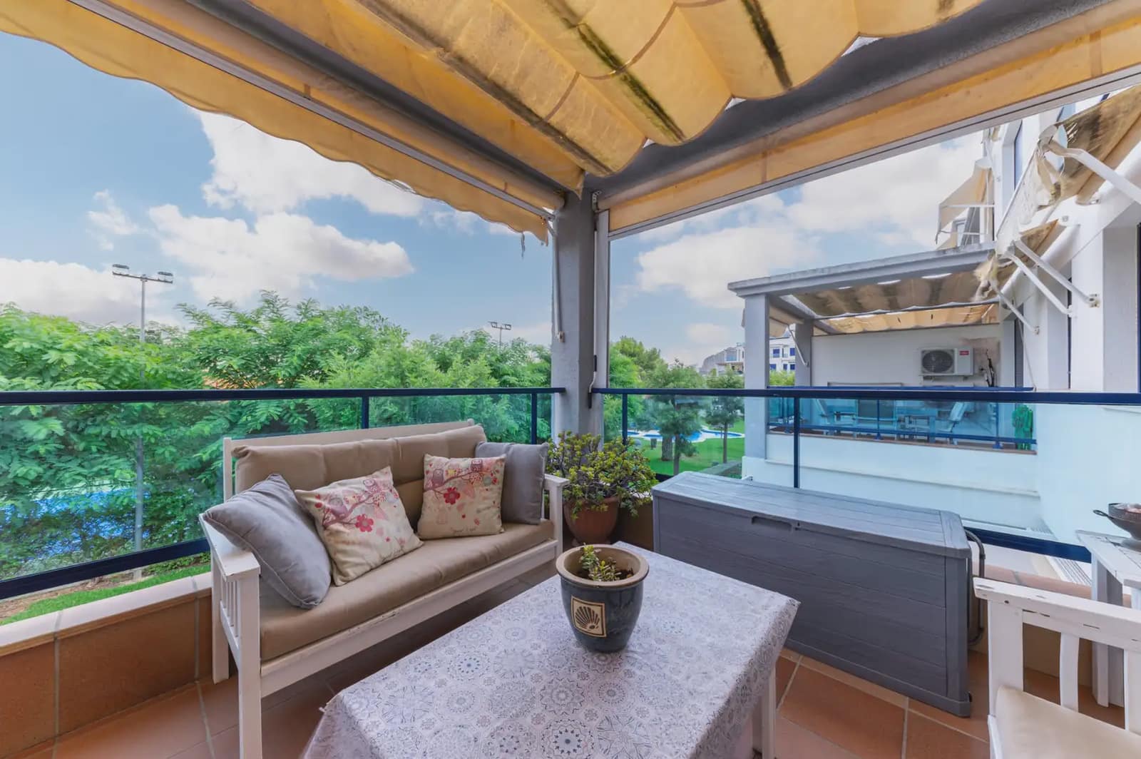 2 sypialnia Mieszkanie na sprzedaż w Denia z basenem garażem - 240 000 € (Ref: 10045665)