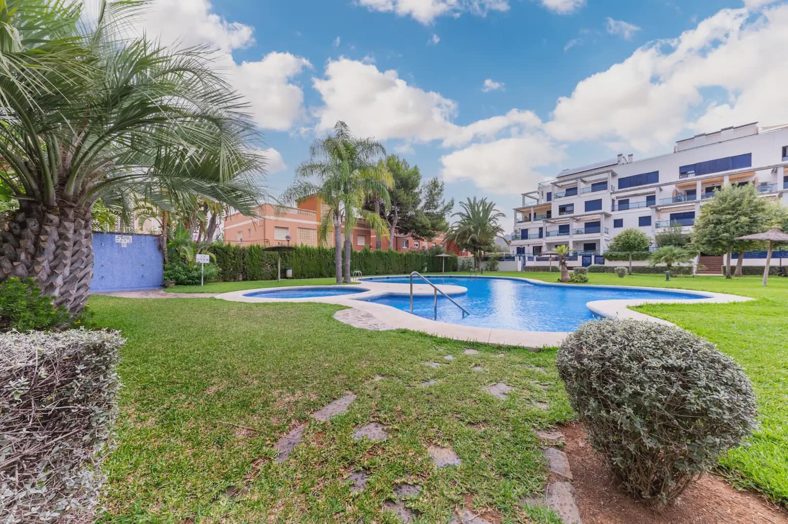 2 sypialnia Mieszkanie na sprzedaż w Denia z basenem garażem - 240 000 € (Ref: 10045665)