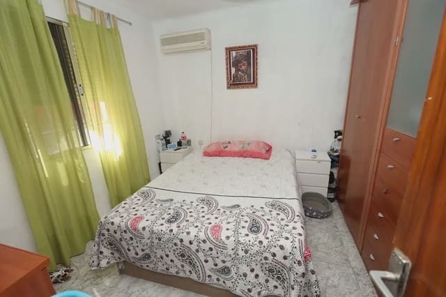 3 bedroom Flat for sale in Tiro de Línea, Santa Genoveva, Seville city - € 88,474 (Ref: 10051947)