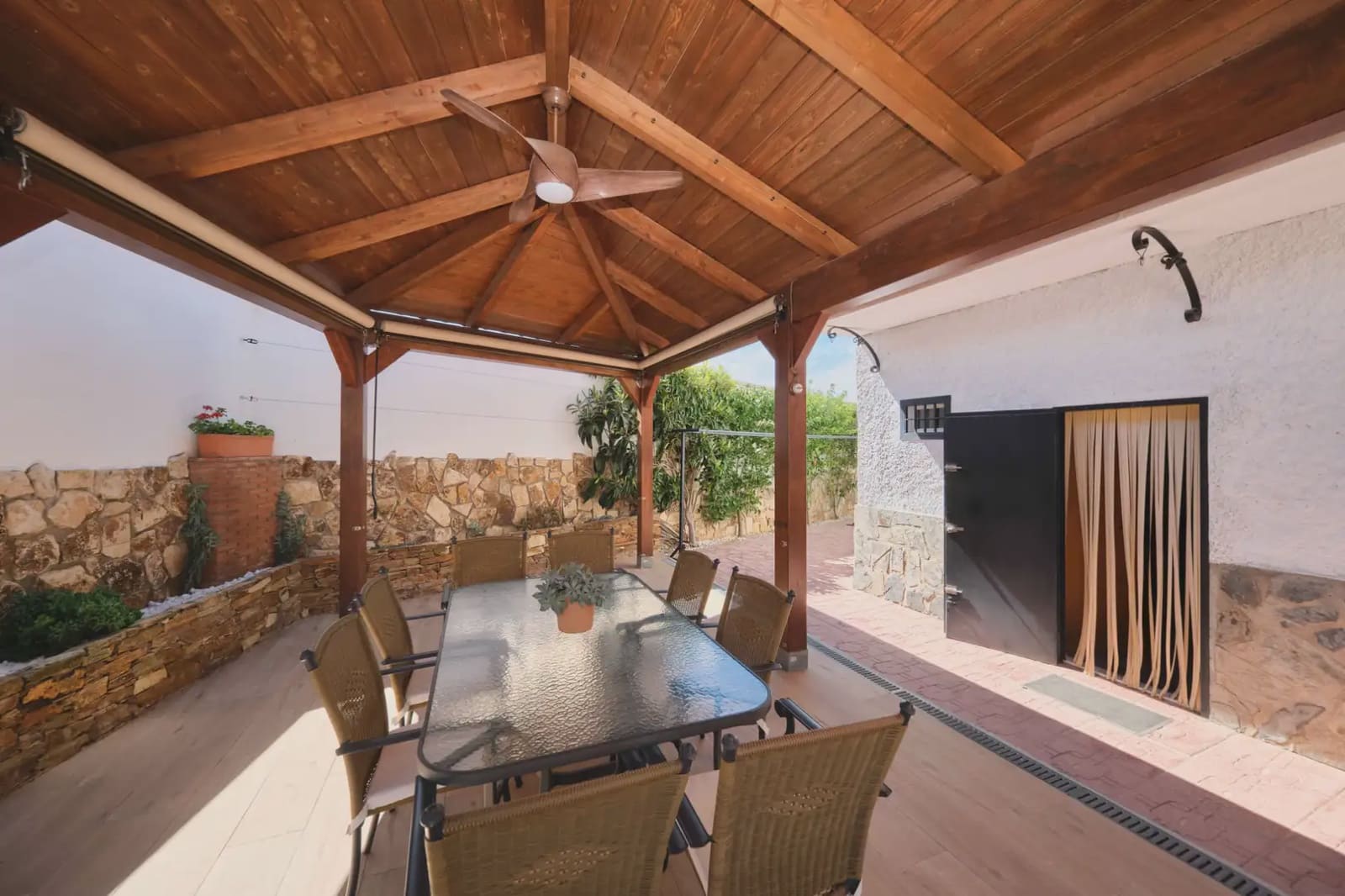 Chalet de 7 habitaciones en Ogíjares en venta con piscina garaje - 276.389 € (Ref: 10051948)