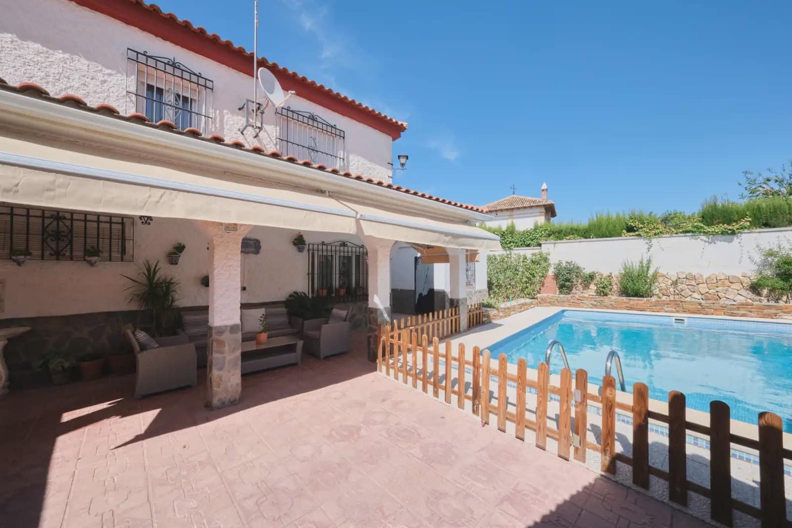 Chalet de 7 habitaciones en Ogíjares en venta con piscina garaje - 276.389 € (Ref: 10051948)